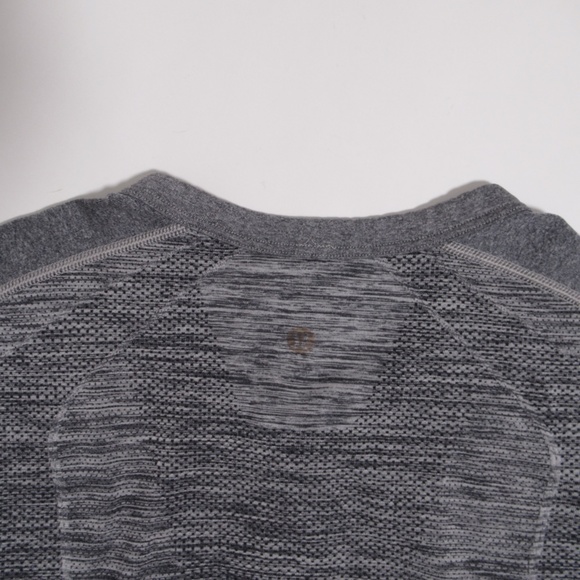 Lululemon Metal Vent Tech Long Sleeve Henley Heathered Grey Size M Silverescent - Picture 12 of 12